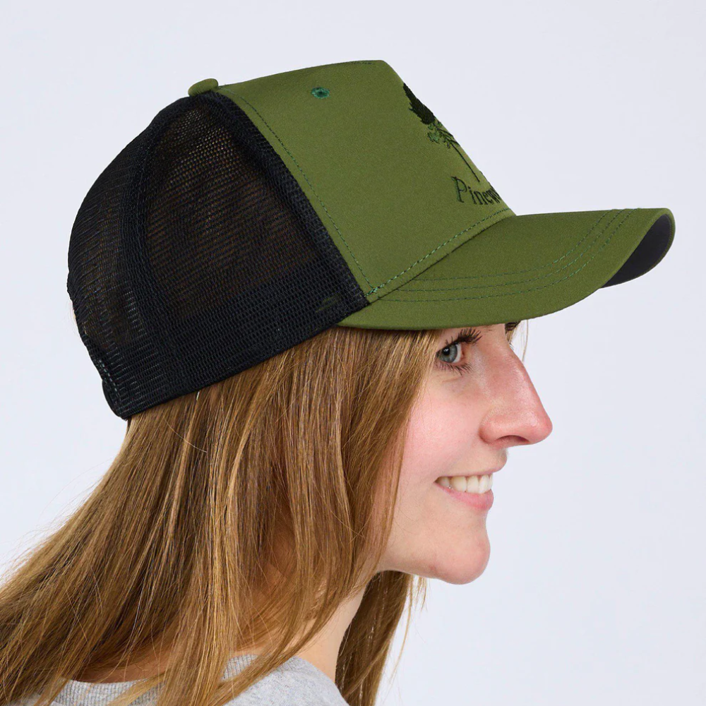 Pinewood sporty kasket med åndbart mesh bagpå