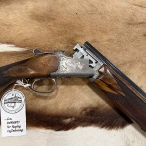 Brugt haglgevær i god stand Velholdt brugt haglgevær Brugt haglgevær set fra siden Brugt haglgevær med træskæfte Brugt Browning B525 The Crown haglgevær Brugt haglgevær Browning B525 Haglgevær brugt i flot stand Kvalitets haglgevær brugt