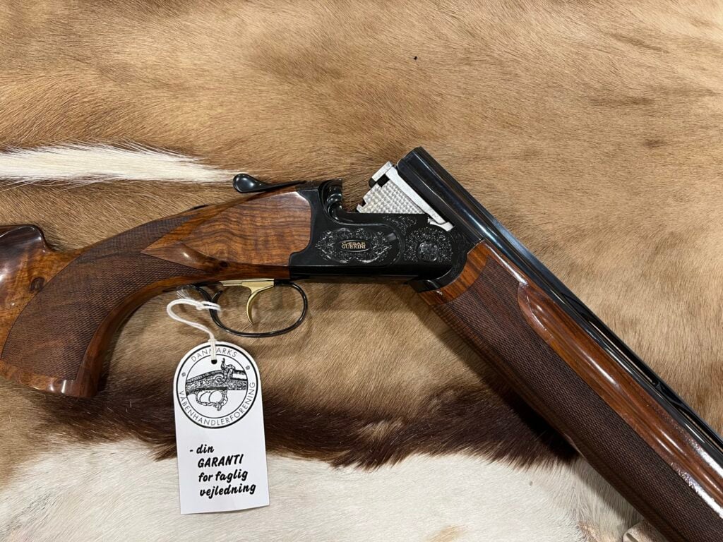 Cæsar Guerini Summit Black Kal. 12-76 - 71cm Løb