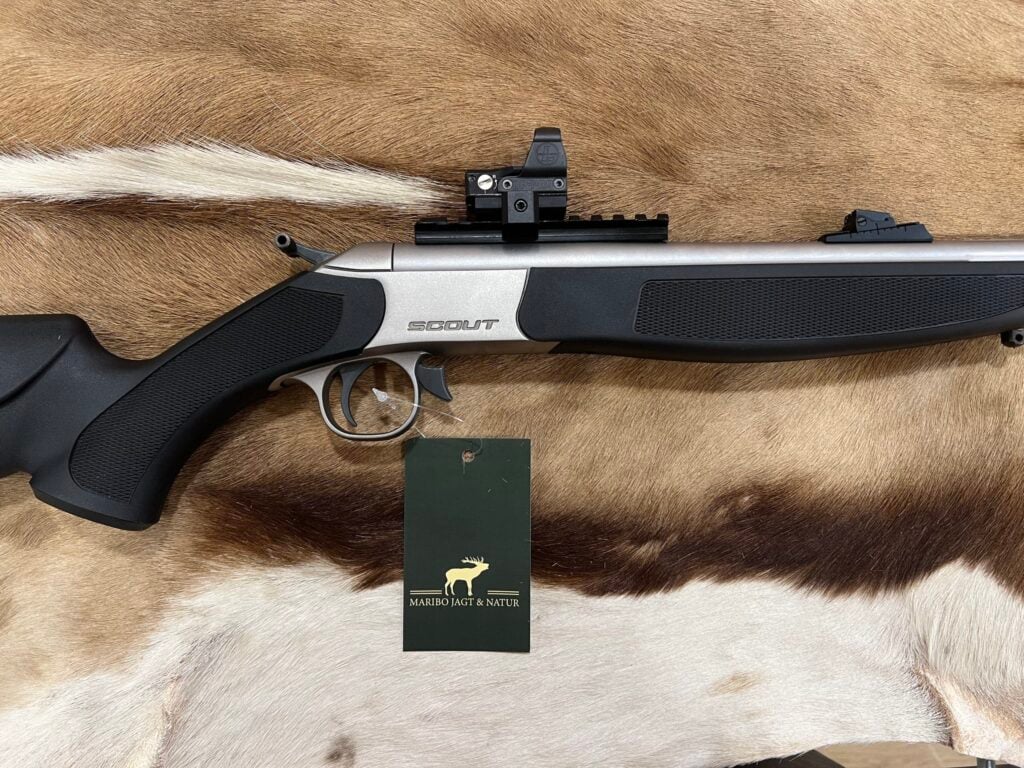 Bergara Scout Kal. 222 Rem - m. Leupold Rødpunkt + 5/8-24UNEF