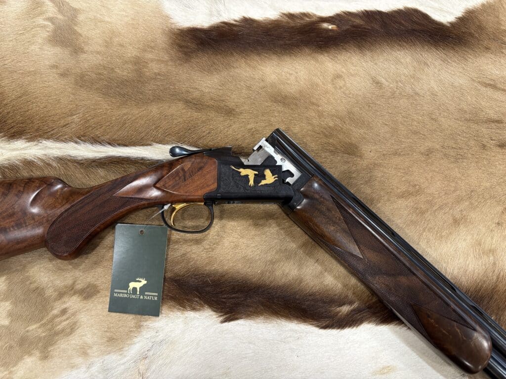 Browning B725 UK Black Gold Kal. 12/76 - 76cm Løb