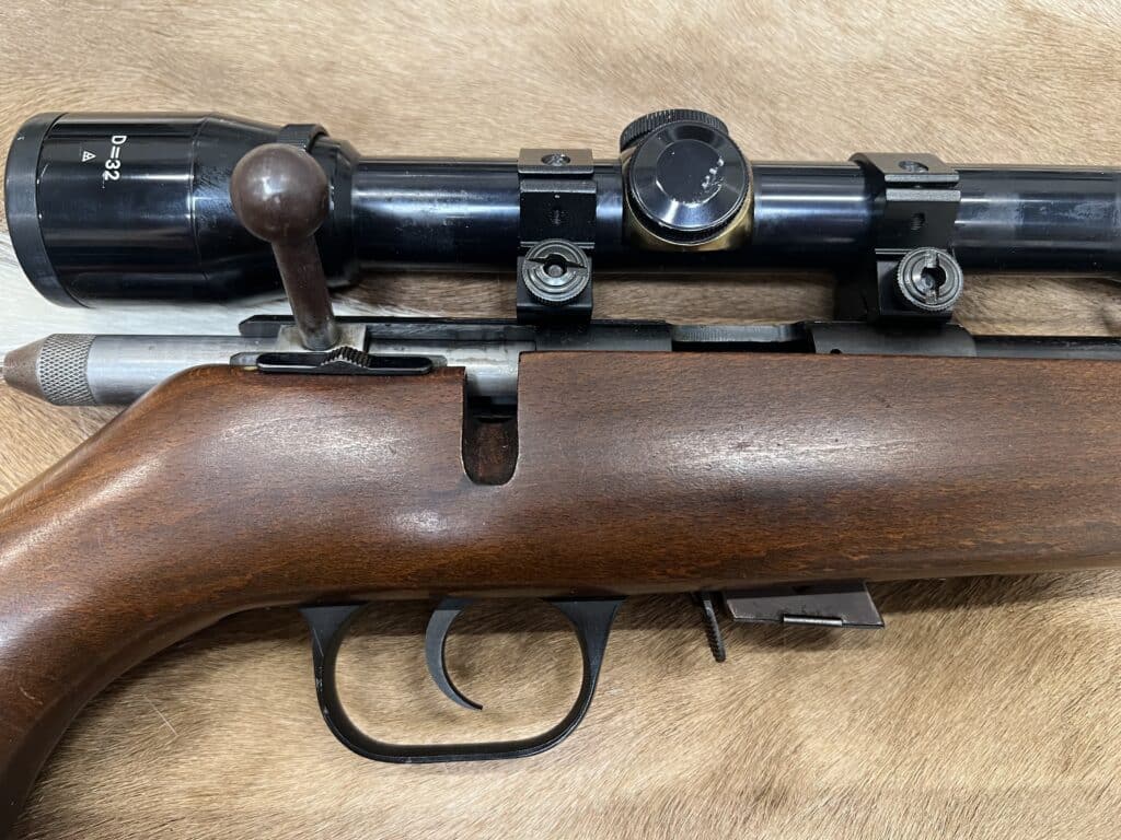 Husqvarna Kal. 22LR - m. Kikkert 4x32